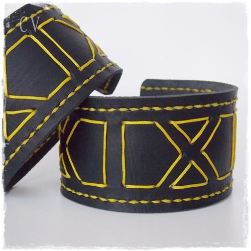 Wide Leather Armband 