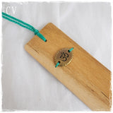 Om Personalized Wooden Bookmark