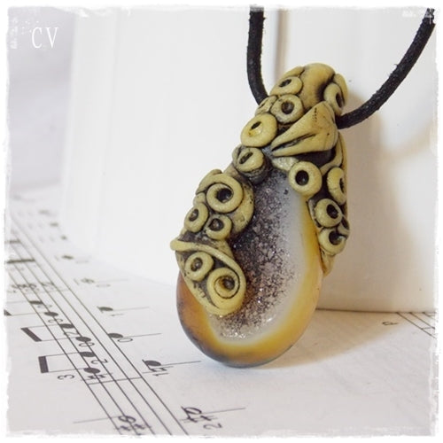 Druzy Agate Teardrop Pendant Necklace in Yellow